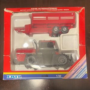 1988 Ertl Case International 4994 Battery-Operated Tractor with Wagon Vintage